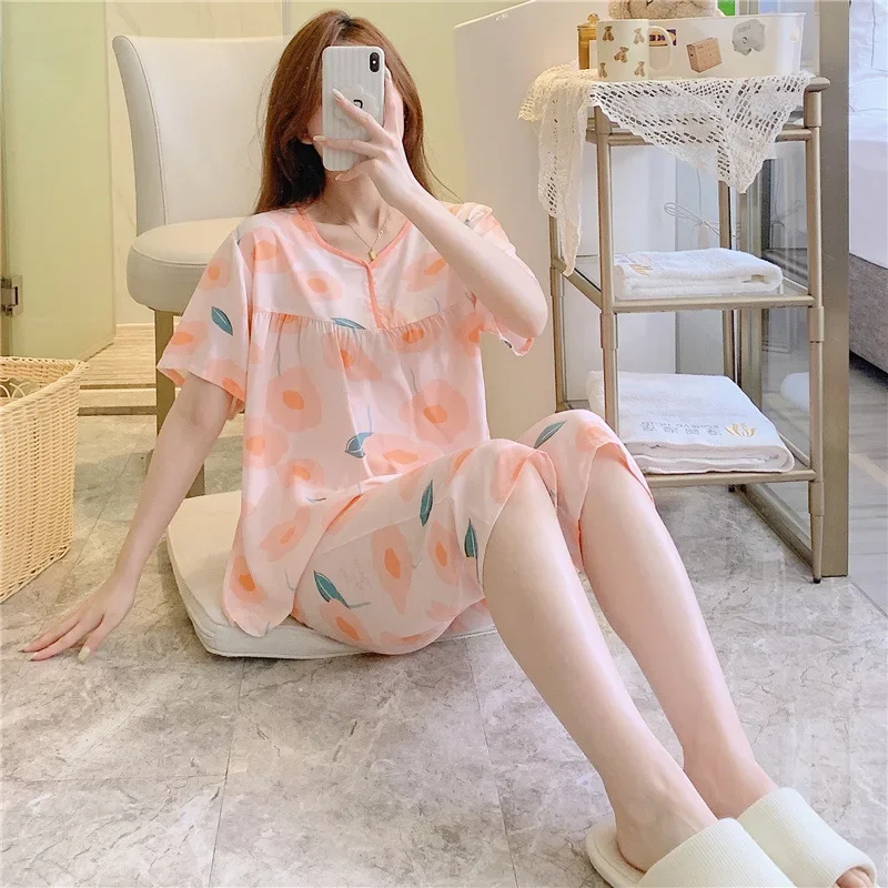 Комплект пижамный женский атласный из двух предметов шорты с коротким рукавом и