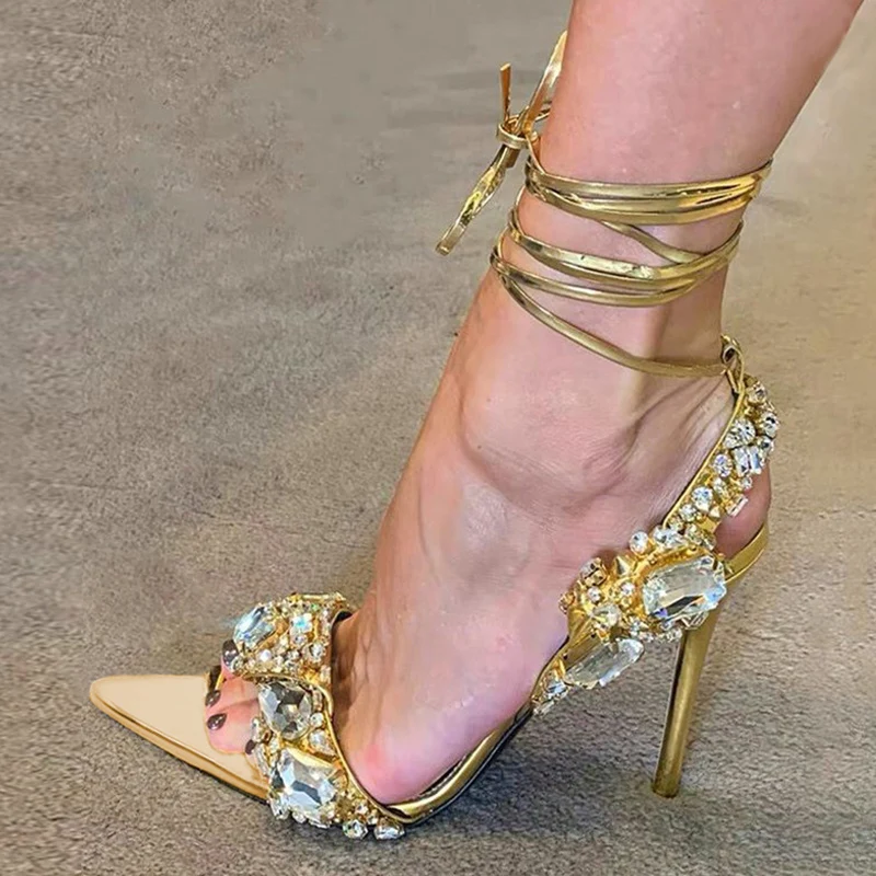 

2023 сексуальные золотистые сандалии с ремешком на щиколотке женская модель каблук высококачественные свадебные туфли с острым носком и стразами