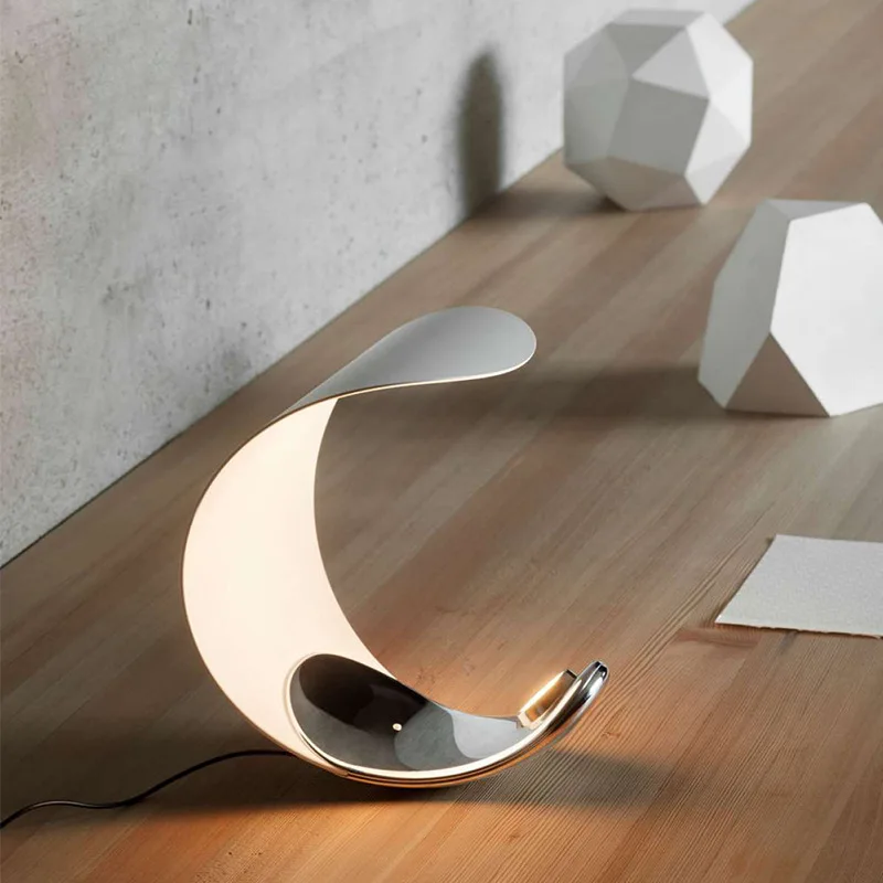 

Science Fiction LED Desk Lamp Italian Designer Minimalist Moon Table Lamps Living Room Study Desk Lamp Bedroom Bedside Lights