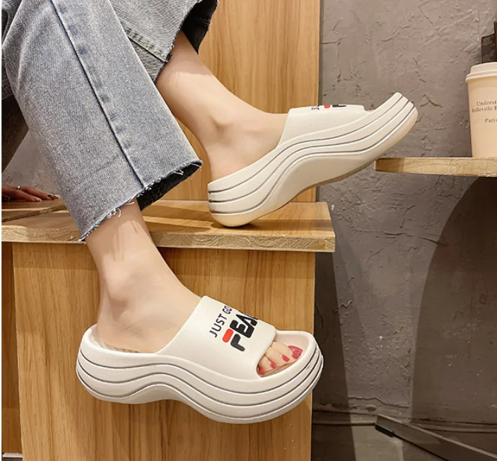 

Comfortable Designer Slippers Fashion Letter Print Outdoor Quality Home Shoes Indoor Thick Sole Women Slippers