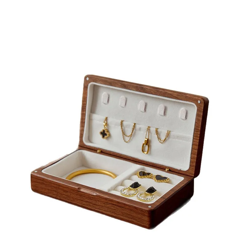 

Деревянная шкатулка для украшений из черного ореха