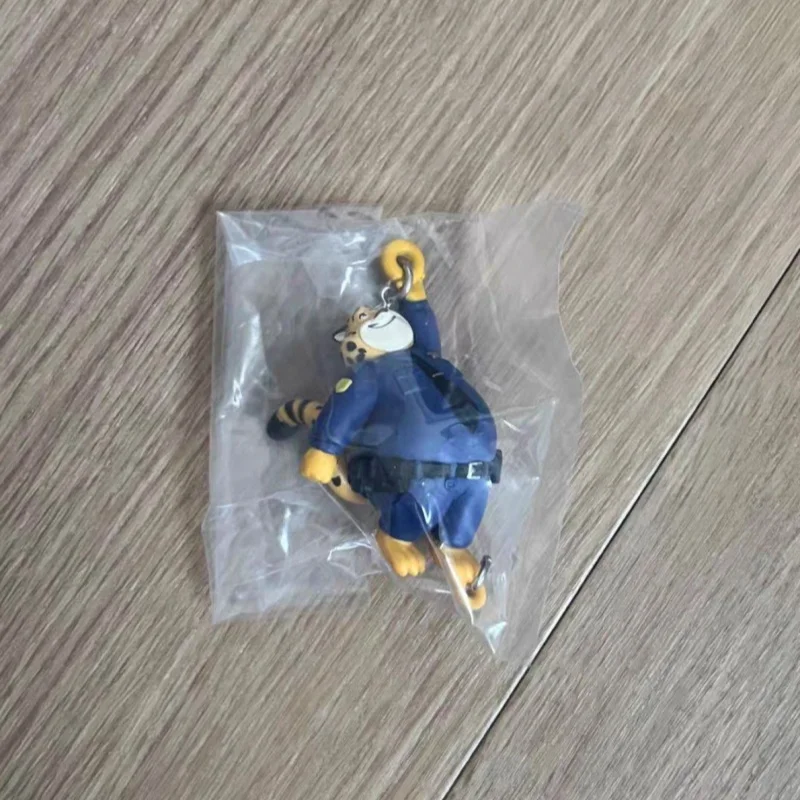 Фото Коллекционная фигурка Tomy Mini Gashapon Zootopia 2: Клоухаузер, Ник Вайлд, Джуди Хоппс, Шеф Бого – игрушка-украшение, подарок №5