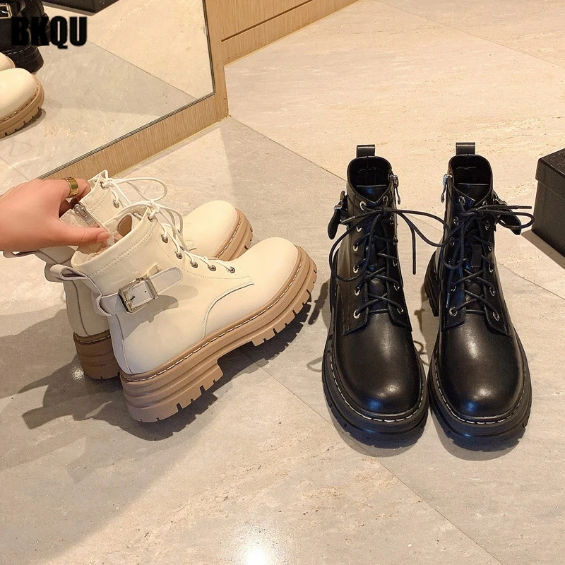 

Женские ботильоны на шнуровке, новые осенние мотоциклетные ботинки на платформе с пряжкой, нескользящая женская обувь, повседневные уличны...