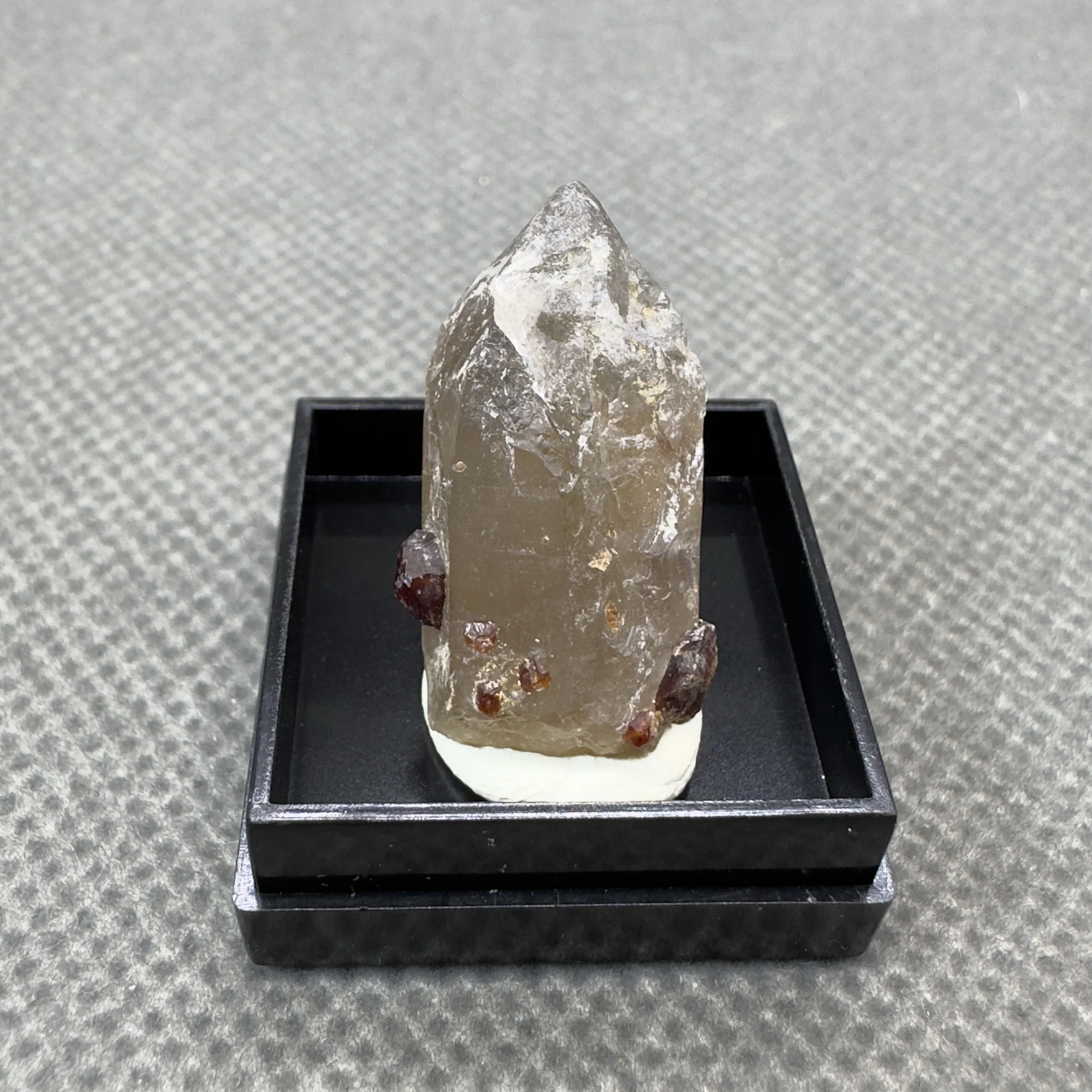 Гранат и дымчатый кристалл, набор из камня, QIANCHUAN