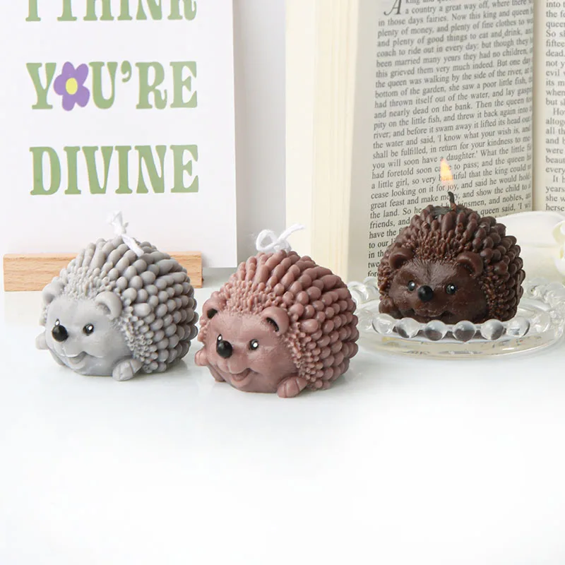 

Lovely Hedgehog Silicone Candle Mold 3D Animal Statues Soap Resin Plaster Making Fondant Chocolate Baking Mould Home Decor Gifts