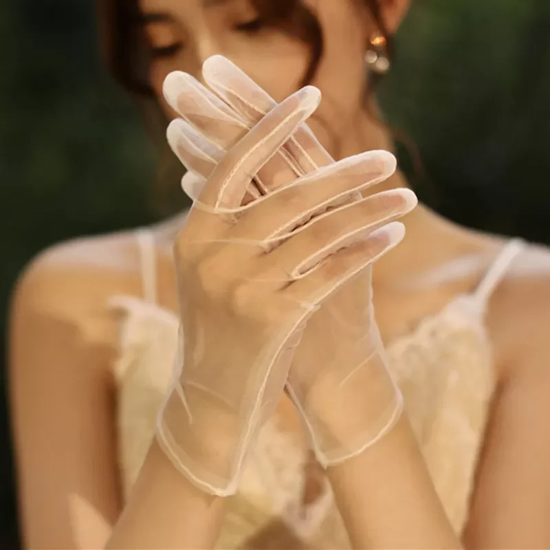 

Black Silk Short Gloves Women Summer Lace Mesh Gauze Ultra Thin Vintage Elegant Women Opera Gloves Transparent Party Glove