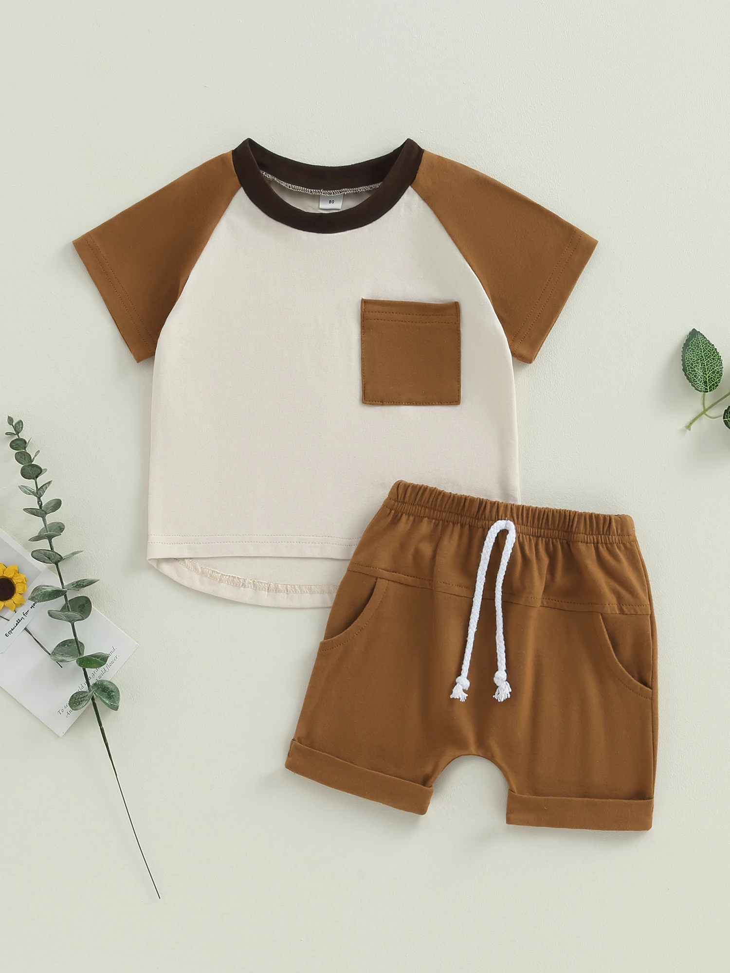 

Adorable 2-Piece Infant Clothing Set Short Sleeve Top with Contrast Colors and Elastic Drawstring Shorts - Perfect for Summer