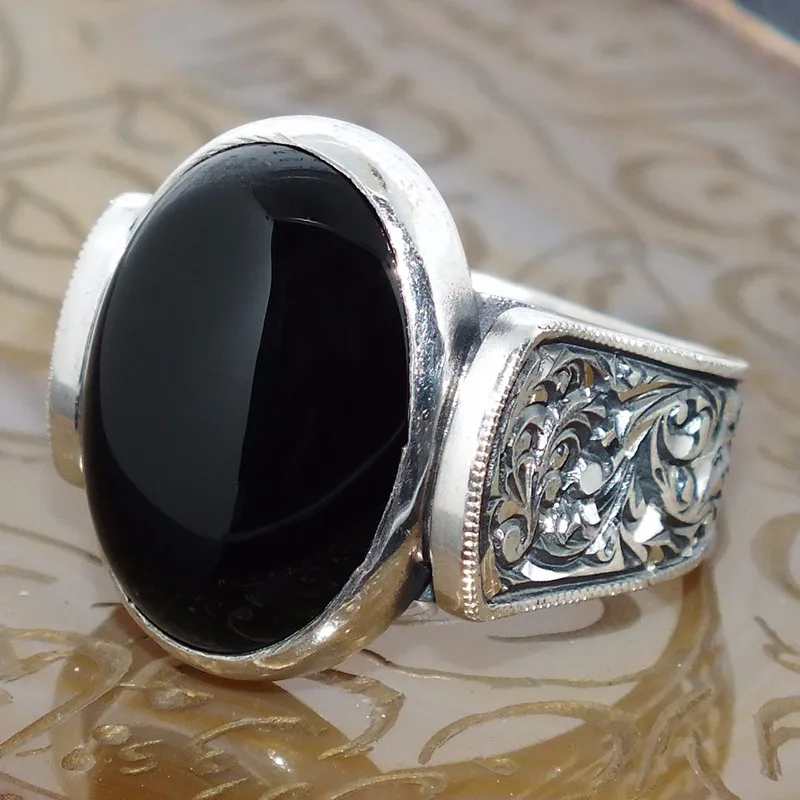 

Vintage Large Oval Black Stone Ring Silver Color Fashion Design Carved Rings for Women Punk Gothic Party Retro Jewelry Gift