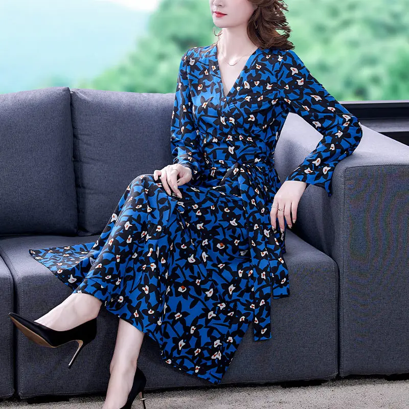 

French Floral Dress New Spring 2022 Women's Temperament V-Neck Long-Sleeved Waist Slimming Dress Trendy Clothing H176