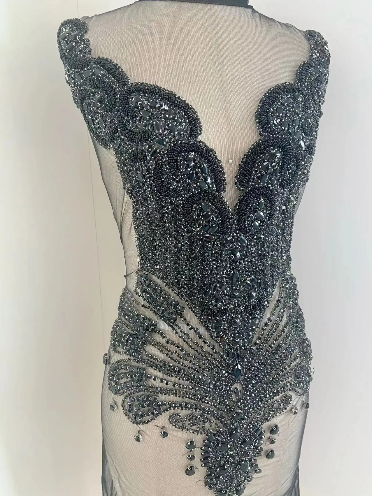 Черный большой V-образный вырез со стразами полный лиф блестящая хрустальная