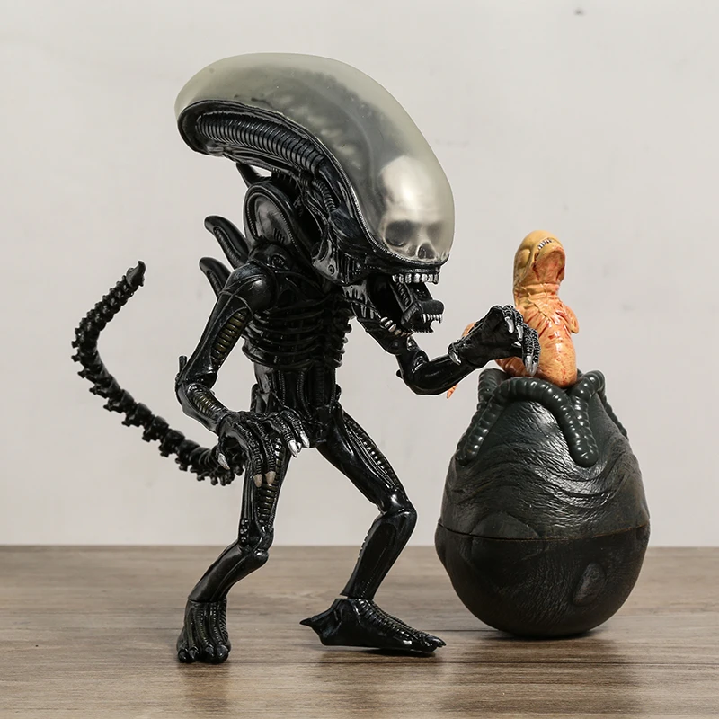 

Mezco Toyz Mezco Designer Series MDS Alien 1979 Deluxe Alien PVC Action Figure Collectible Model Toy Decoration Desktop Doll