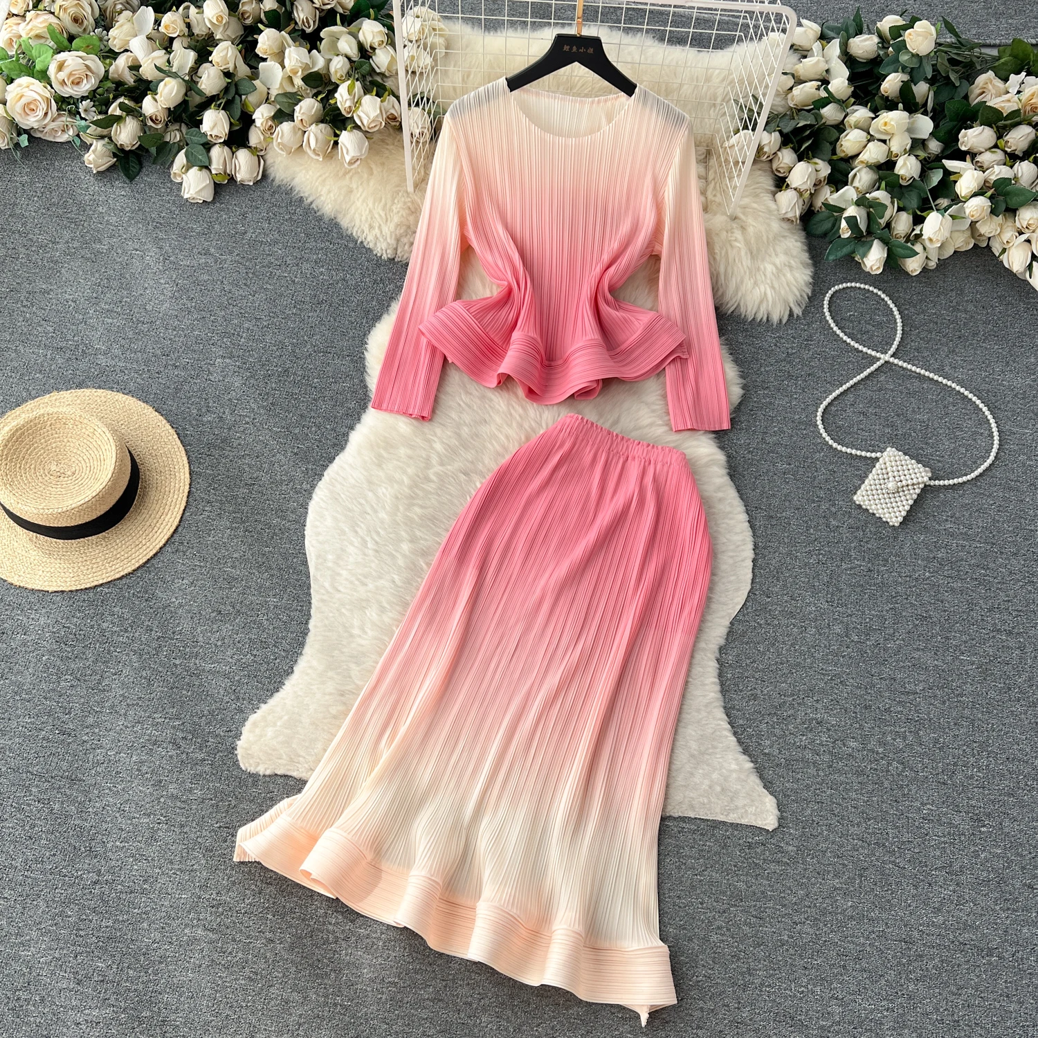 

Chic Gradient Two Pieces Sets Sexy Sleeveless O-neck Ruffle Cropped Tank Top with Fashion Plelated Trumpet Skirt Vacation Sets