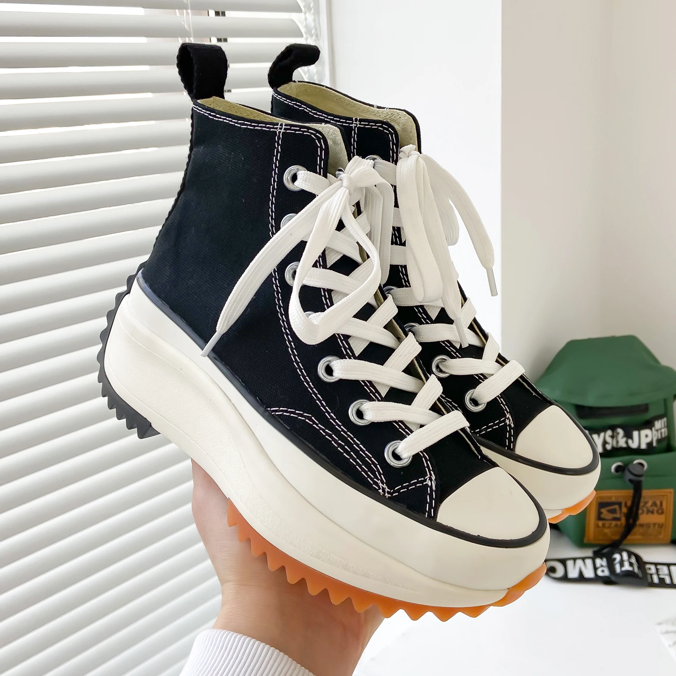 

Autumn Women's Casual Platform Sneakers Stars Canvas Trainers Running Sport Shoes Tennis Shoes Thick-Sole Walking Sneakers 35-42