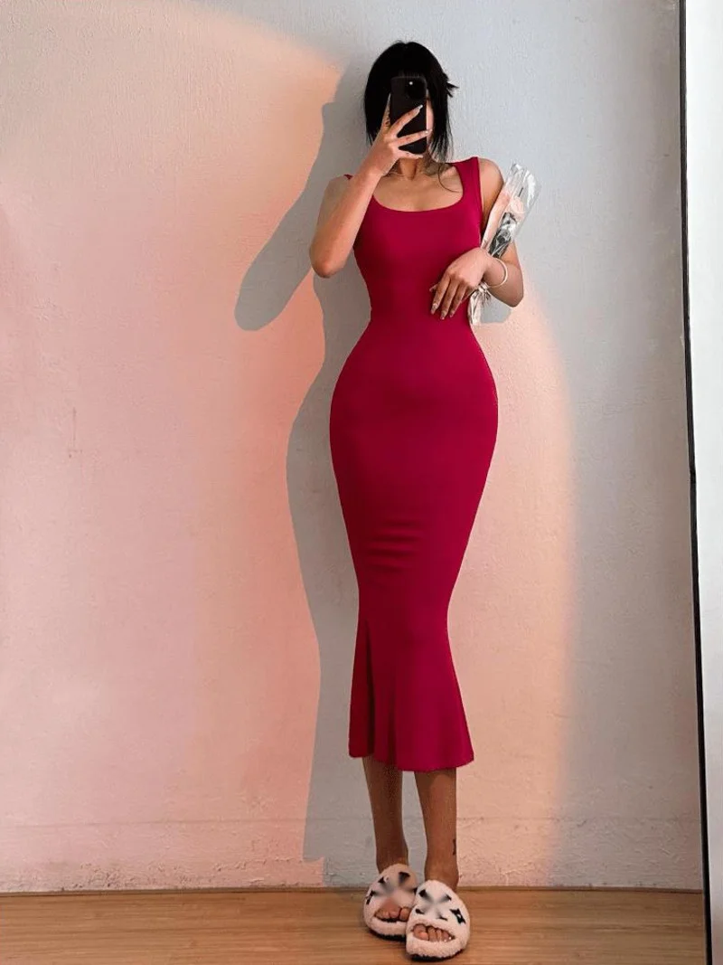 

Женское длинное платье с квадратным вырезом, без рукавов