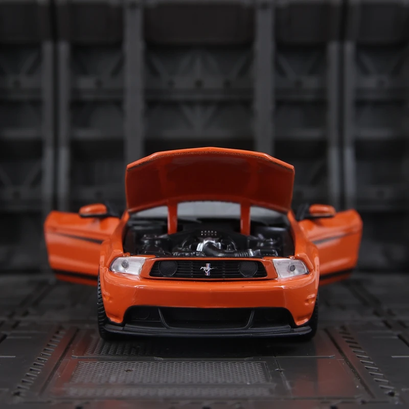 Модель автомобиля Maisto 1:24 Ford Boss 302 из сплава, с открывающимися дверями и капотом, подходит для коллекционирования. (art.: 3920dbbb3006c) - 3920dbbb3006c