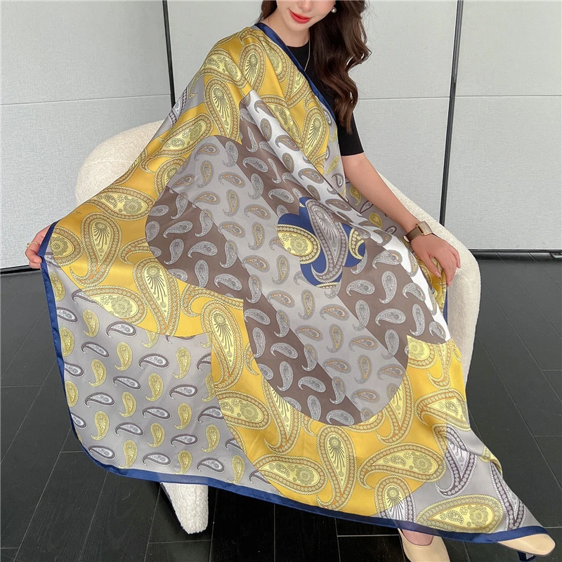 Scialle moda avvolgere nuova sciarpa quadrata donna primavera raso di seta grande stampa grande Design stole da spiaggia fazzoletto Hijab Echarpe 2022