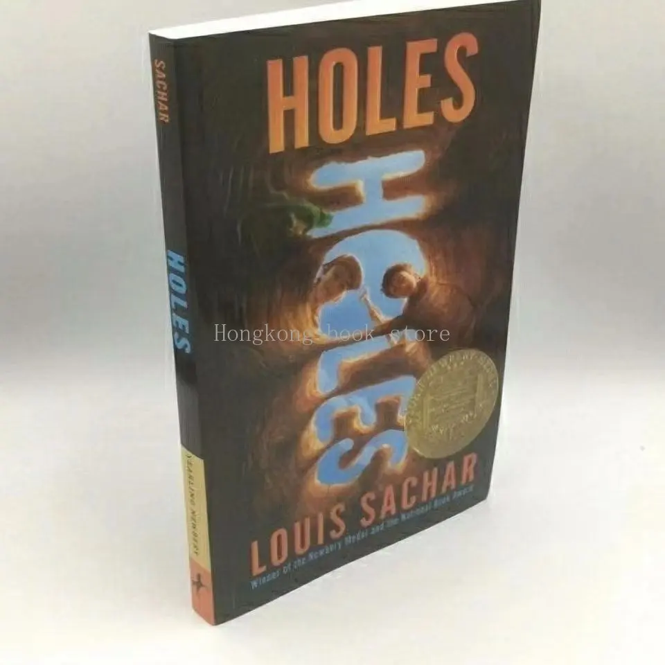 

Holes By Louis Sachar In English Original Novels Story Book for Teenagers and Children Award-winning Books Original English Book
