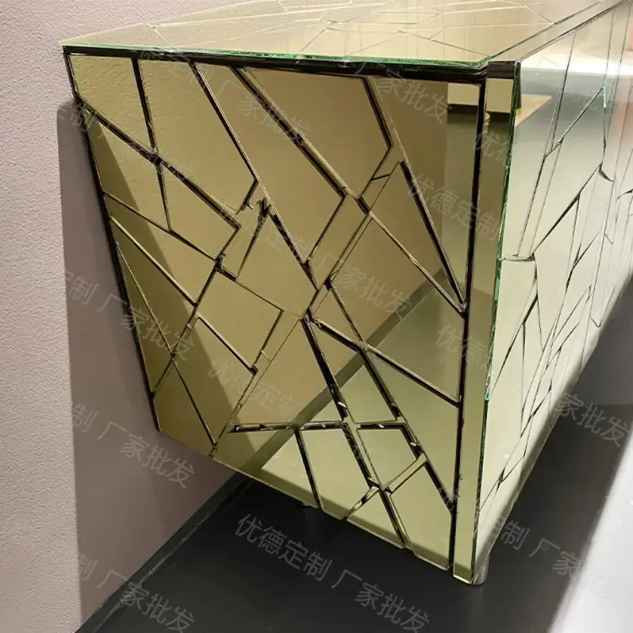 Villa Light Luxury Glass-faced Dining Room Four-door Sideboard
