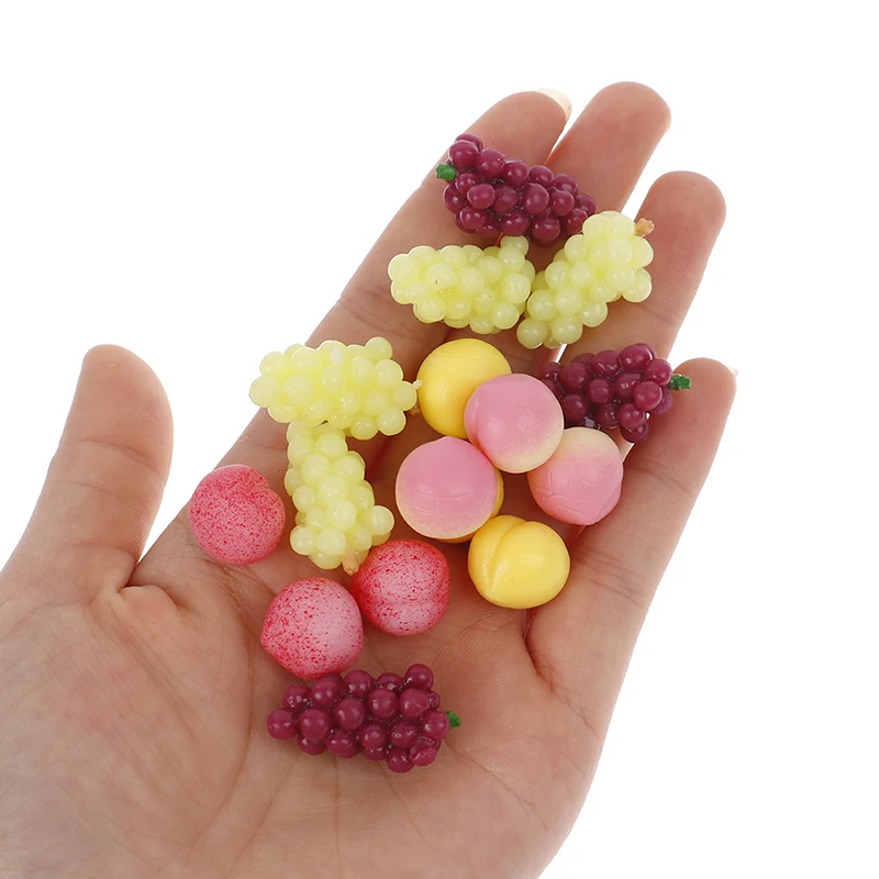 

5Pcs 1/12 Mini Simulation Fruits Soft TPR Peaches Grapes Dollhouse Kitchen Decoration For Children Pretend Play Toy Dollhouse