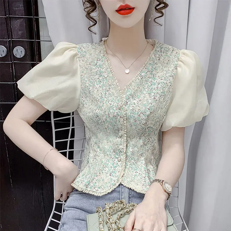 

Женская кружевная блузка с V-образным вырезом, белая элегантная плиссированная летняя блузка с цветочным рисунком, топ большого размера G92