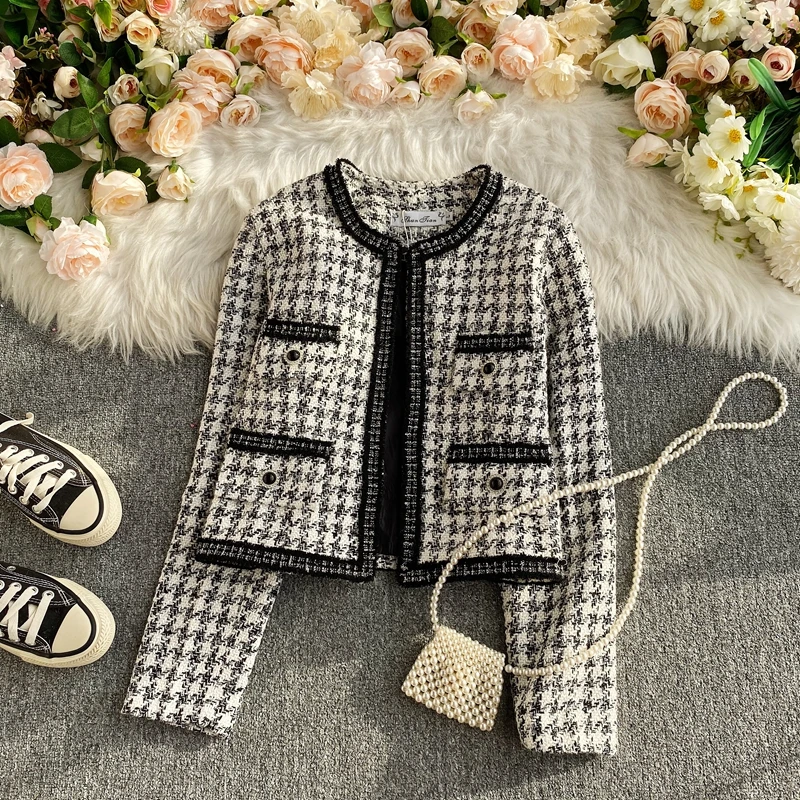 

Fashionable Women's Vintage Style Short Jacket Spring And Autumn Plaid Coat