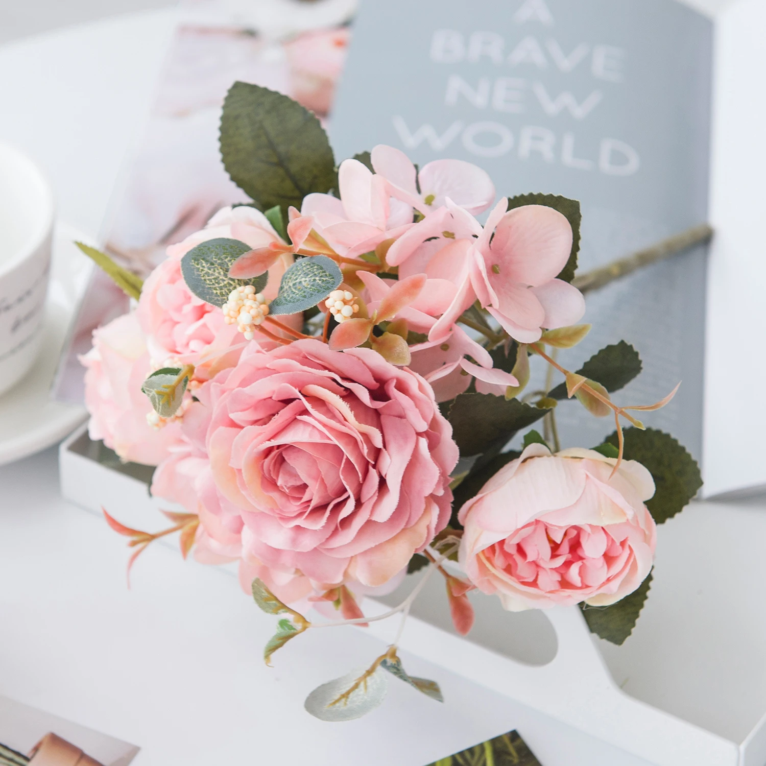 

Искусственные цветы шелковые гортензия роза пион