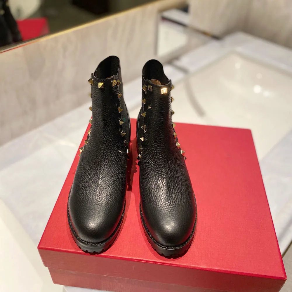 

Women's Boots Genuine Leather Ankle Boots Rivet Round Toe Booties Luxury Brands Chelsea Boots Autumn Winter Ladies Classic Boots