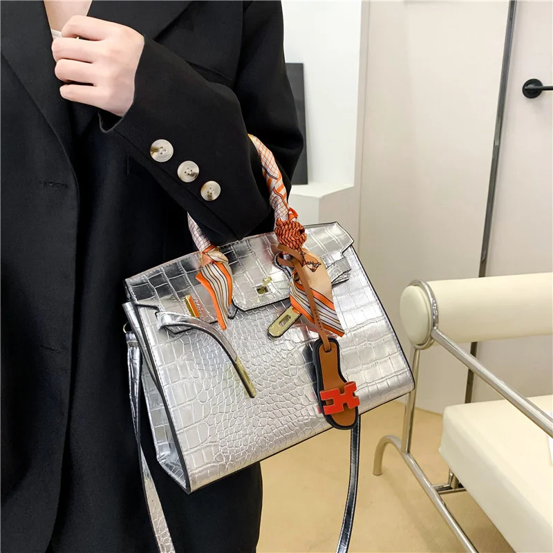 

Women's 2023 New Summer Fashion Shoulder Crossbody Bag Large Capacity Embossed Tote Bags High Quality Women Purse and Handbags