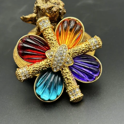 Женские и мужские модные винтажные броши с кристаллами в стиле барокко, значки унисекс, изысканные стразы, средний дизайн, булавка, аксессуары