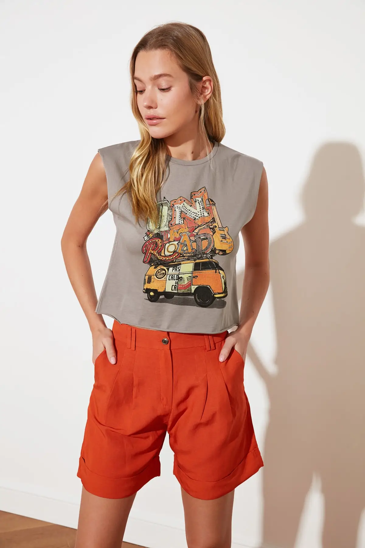 

Trendyol Basic Shorts & Bermuda TWOSS21SR0146