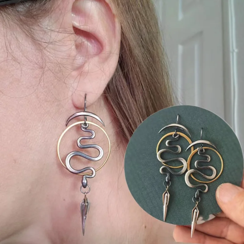 

Snake Spiral Earrings Vintage Gold Silver Color Creative Female Awl Small Pendant Earrings Zinc Alloy Jewels Wholesale