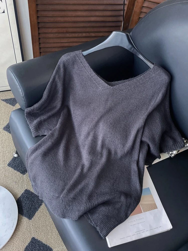 Женский трикотажный свитер с V-образным вырезом свободного покроя