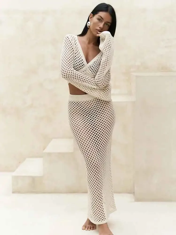 Сексуальный вязаный вырез из двух предметов 2025 Женский комплект с расклешенным