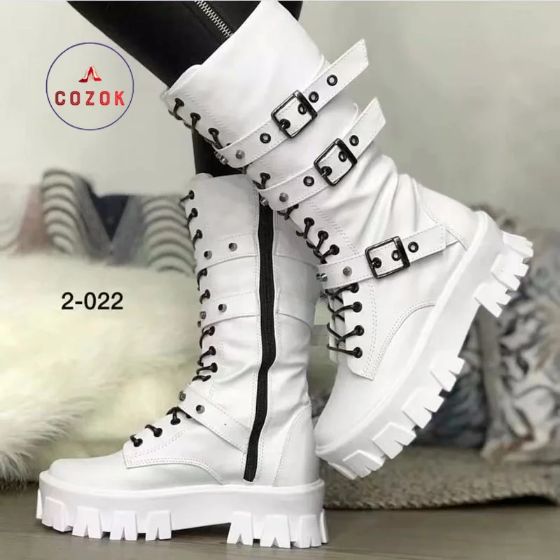 

2022 Autumn Winter The New Trendy Black White Gothic Platform Buckles Chains Punk Rivets Combat Motorcycle Boots Shoes for Women
