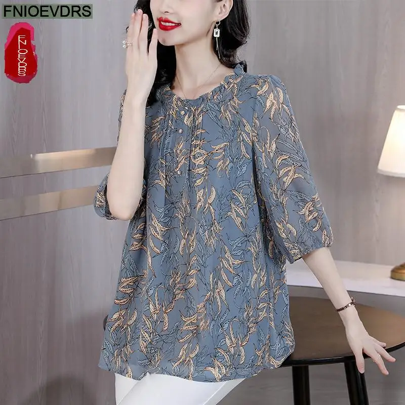 Блузка женская свободного покроя с цветочным принтом