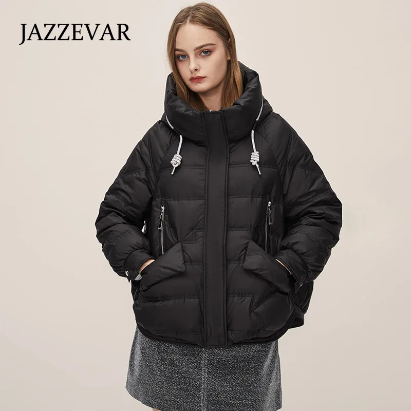 Рисунок 4 - Женский короткий пуховик с капюшоном