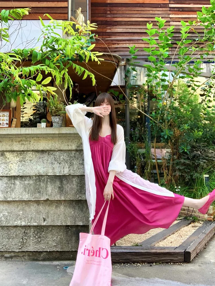 Розово-красное праздничное платье на бретельках Женская Великолепная