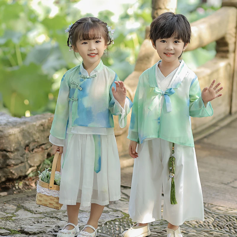 Рисунок 2 - _ Традиционный китайский костюм