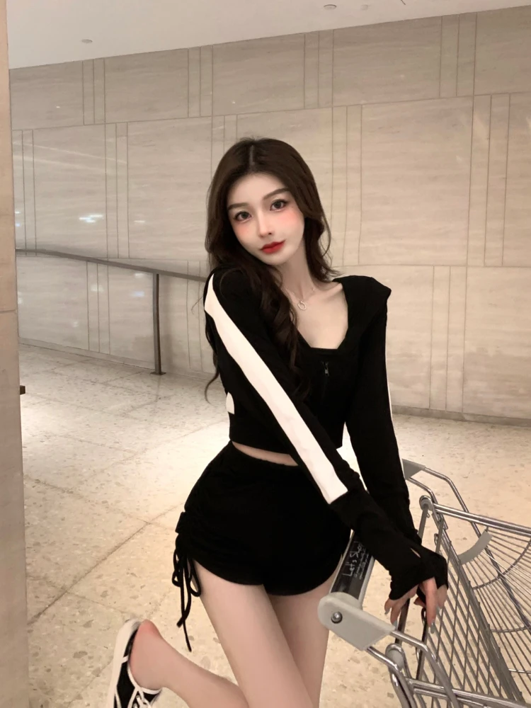 

Sweater Suit 2022 New Women's Spring Contrast Color Short Hooded Sweater Coat Fashion Shorts Two-piece Women's Clothing