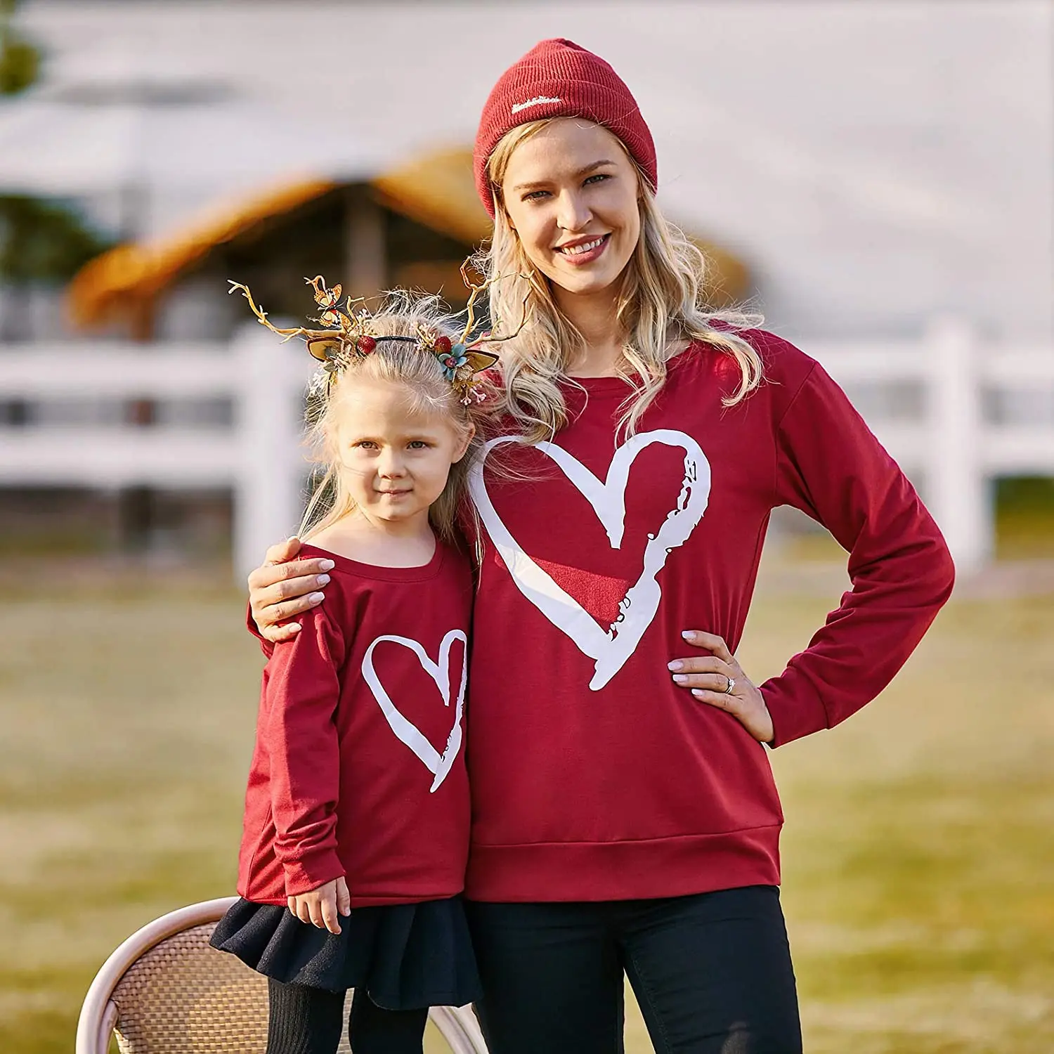 

2022 Valentine's Day Mommy and Me Outfits Love Heart Sweatshirt Long Sleeve Pullover Sweater Cute Family Matching Shirts 5 Style