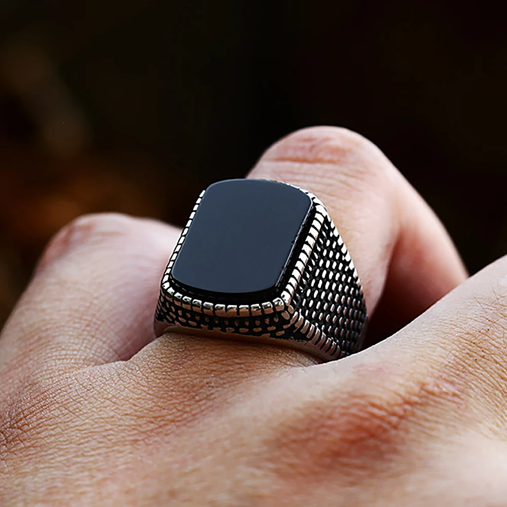 

Gothic Vintage Carved Pattern Vinyl Ring For Men Women Stainless Steel Punk Glossy Rings Party Fashion Jewelry Gifts Wholesale