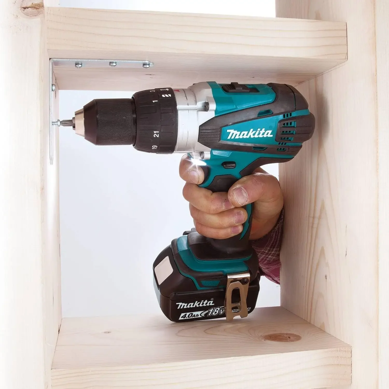 Makita XFD03M 18 В LXT литий-ионный аккумуляторный комплект драйвер-дрели 1/2 дюйма (4.0 Ач)