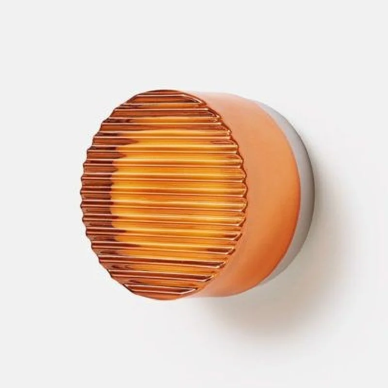 Pаспродажа Простой современный декор для спальни, прикроватный светодиодный настенный светильник, скандинавский индивидуальный акриловый абажур, бр...