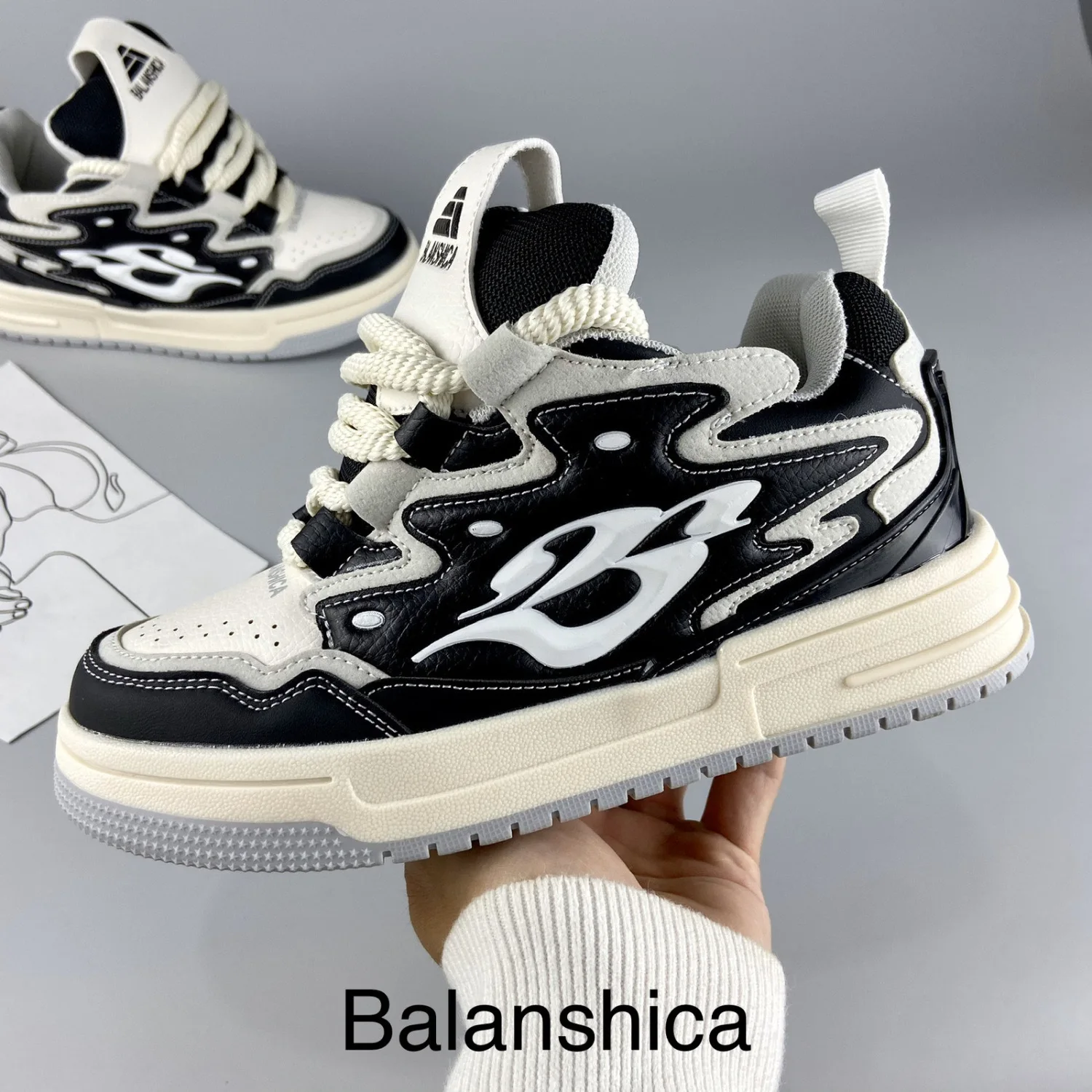 

Breathable Casual Sneakers for Men and Women Couple Letters Vintage Trend Couple Skateboard Shoes Flat Lace Up Bread Shoes