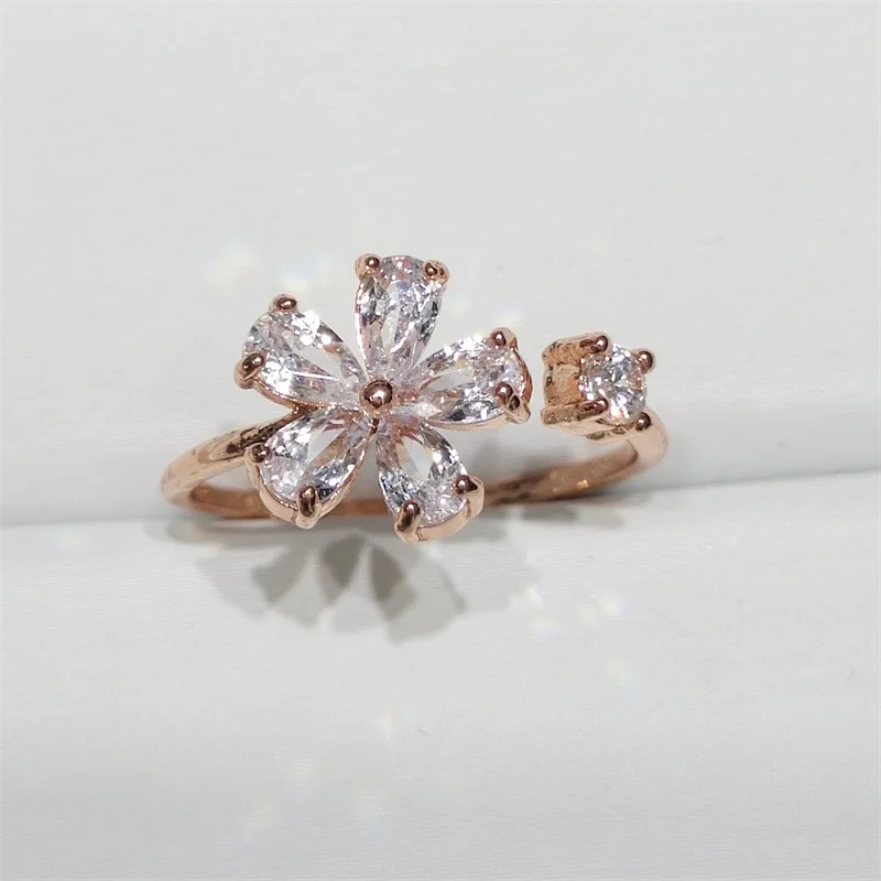 

Korean Fashion Shiny Luxury Crystal Zircon Flower Ring with Adjustable Opening As Women Girl Jewelry
