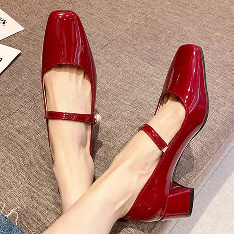 

Pearls Patent Leather Mary Jane Shoes for Women 2022 Square Toe Med Heels Pumps Woman Solid Color Slip on Ladies Shoes