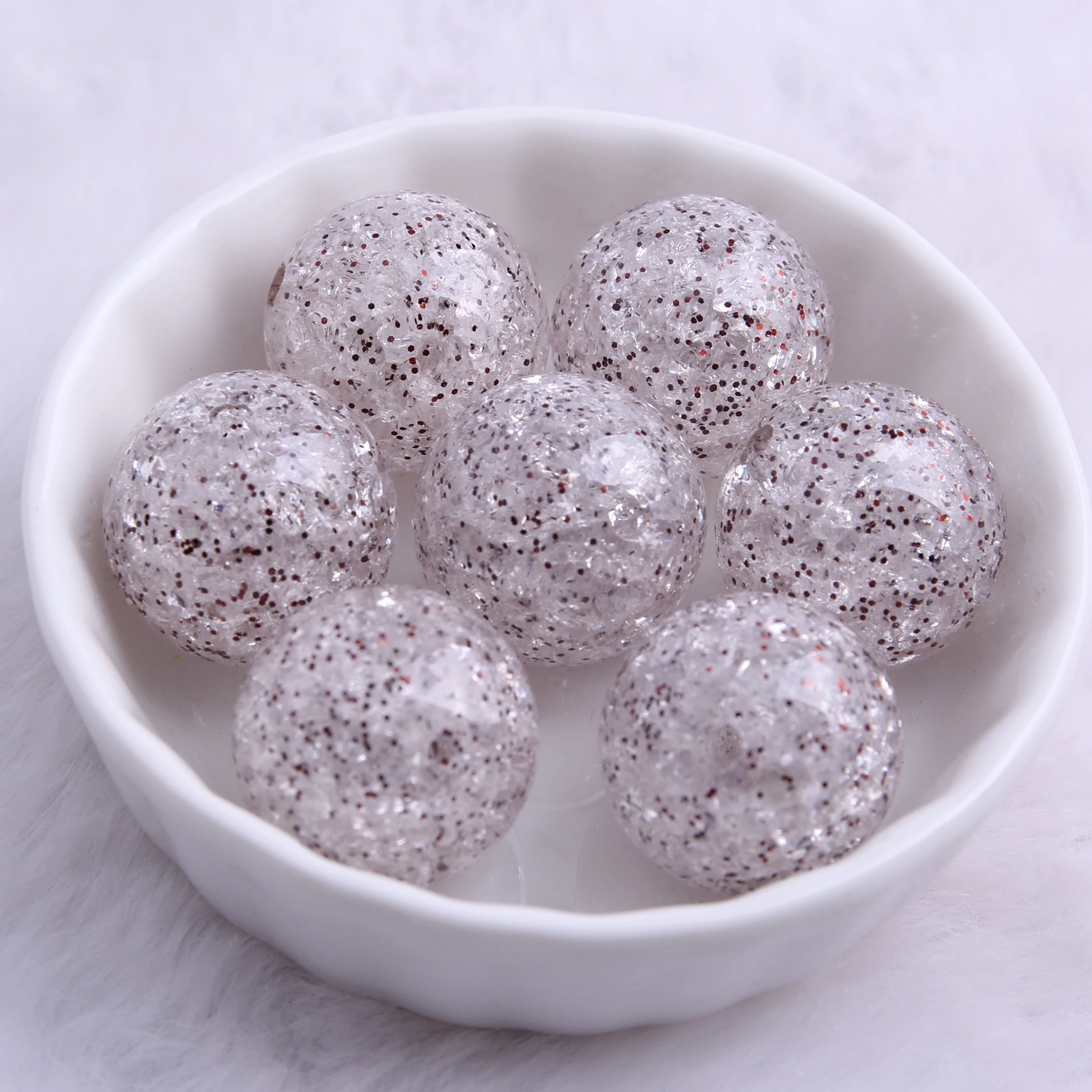 Оптовая продажа недорогие акриловые блестящие бусины OYKZA на заказ для детского