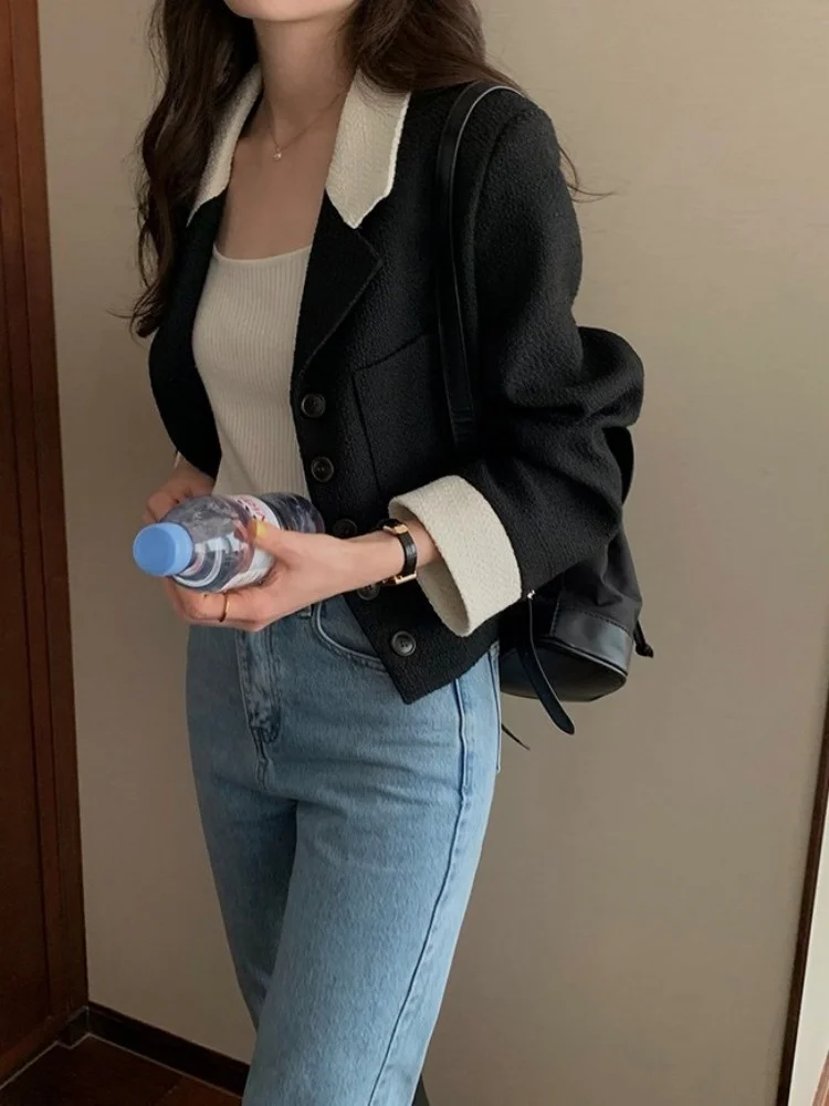 Рисунок 5 - Женский твидовый костюм во французском стиле