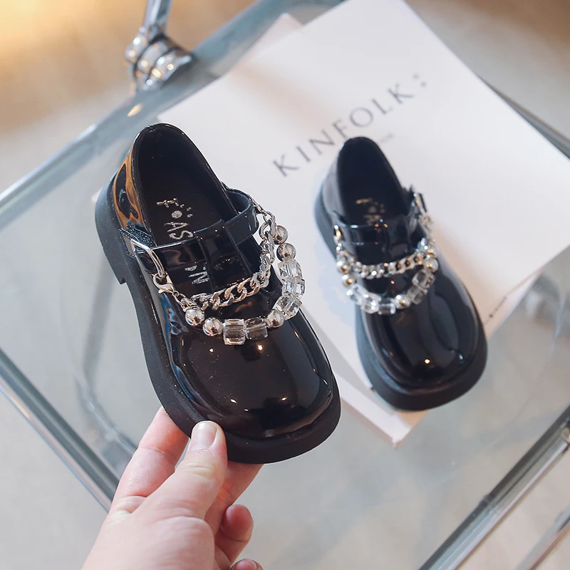 

Girls Leather Shoes 2022 Spring Autumn Fashion Kids Pearl Loafers Shoes Children's Soft Bottom Princess Performance Chains Shoes