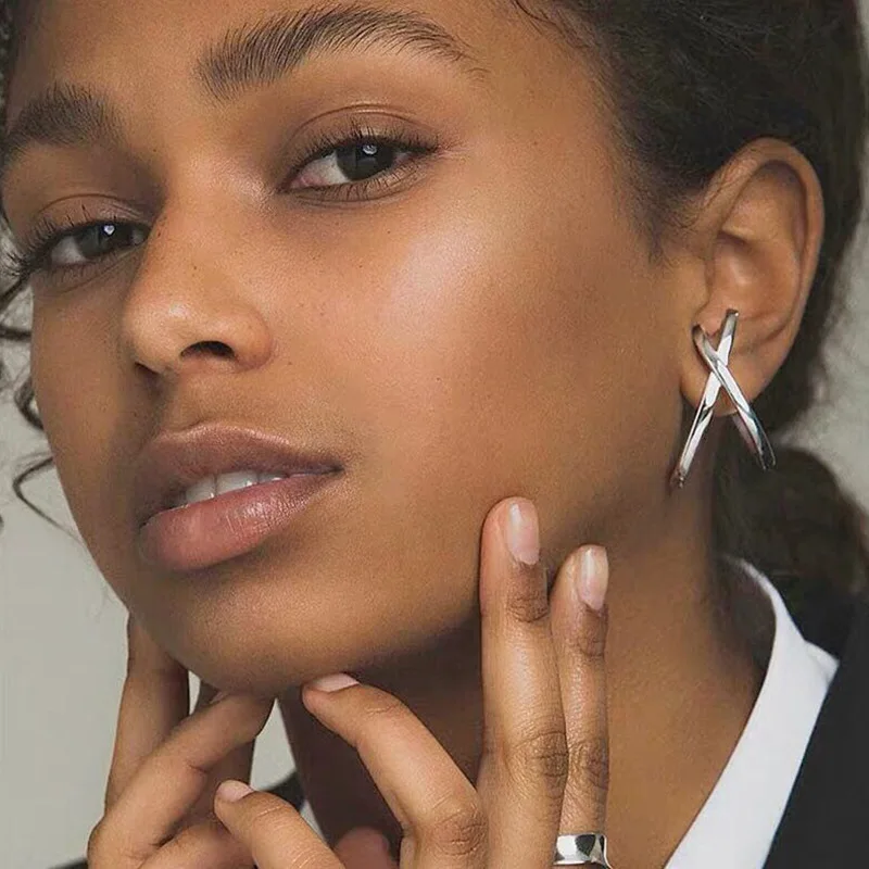 

Punk Exaggerated Personality Cross Metal No Piercing Cuff Earrings For Women Men Hip Hop Special Ear Clip Fashion Jewelry Gift